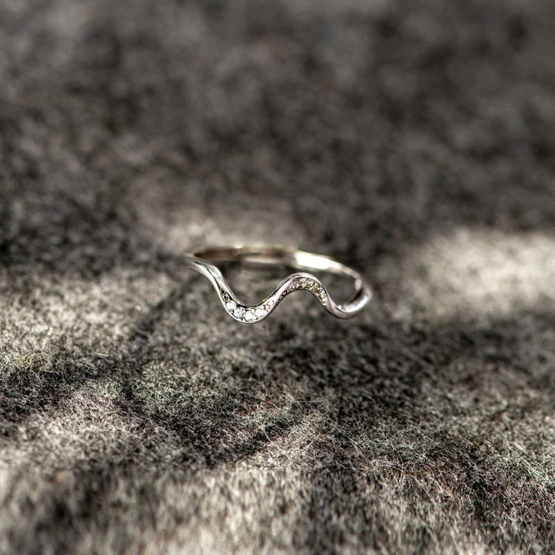 Bague en argent Vague d'eau au design tendance